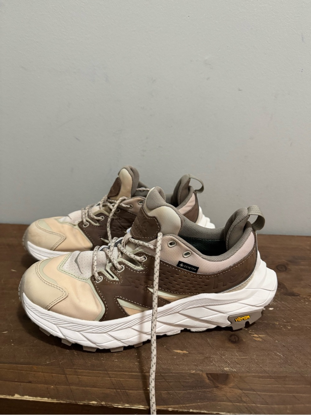HOKA Anacapa Low GTX Hiking Shoes Women’s Size 7
